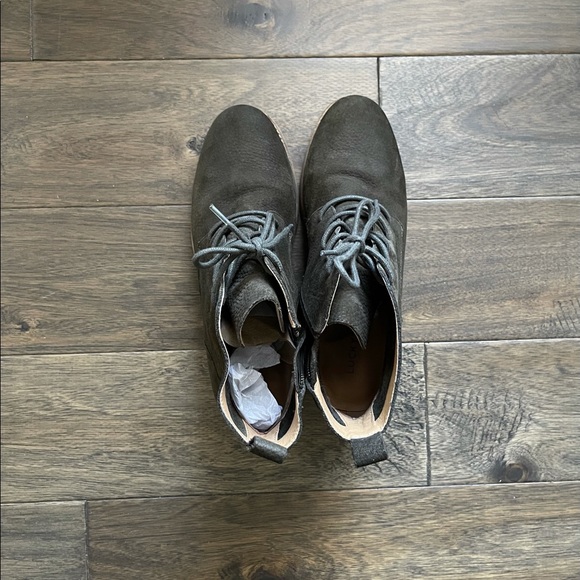 Lucky Brand Womens Boot. Worn 3x. Comes with box. Size WMNS 9. - Picture 3 of 7